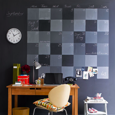 chalk-board-paint-calendar