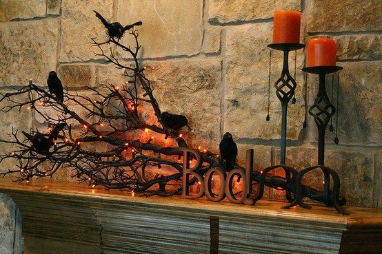 Black-Bird-Hellowen-Mantel-Decor-with-Orange-Candle